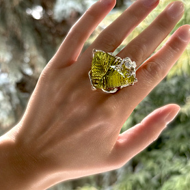 купить Золотое кольцо с цитрином и бриллиантами в Москве