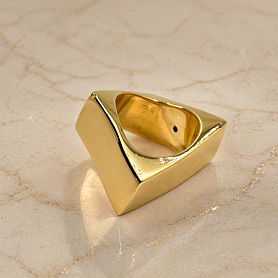 купить Золотой перстень ручной работы Италия 750  в Москве