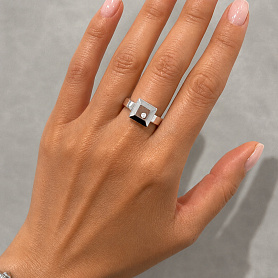 купить Кольцо бренда Chopard Happy Diamonds Squares 82/2938-20 в Москве