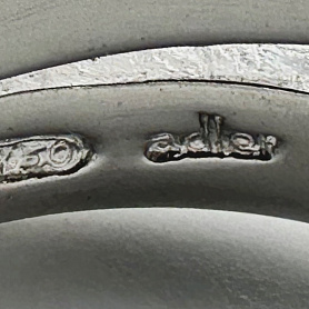 купить Золотое кольцо бренда Adler с бриллиантами в Москве