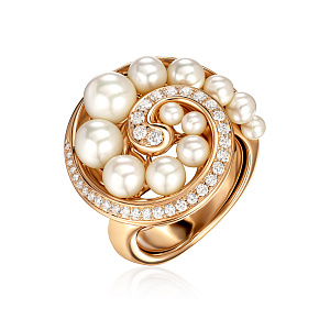 купить Золотое кольцо с жемчугом и бриллиантами в Москве