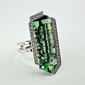 купить Золотое кольцо с верделитом и бриллиантами  в Москве