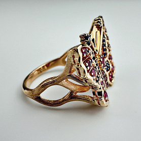 купить Золотое кольцо с сапфирами "Бабочка" в Москве