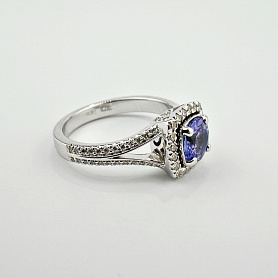 купить Золотое кольцо с бриллиантами и танзанитом 0,81 карат в Москве