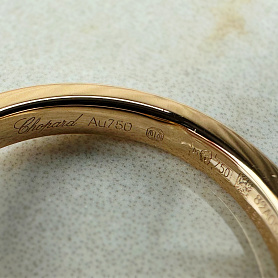 купить Кольцо бренда Chopard Happy Diamonds 82A054-5106 в Москве