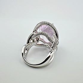 купить Золотое кольцо с кунцитом и бриллиантами 1,70 карат в Москве