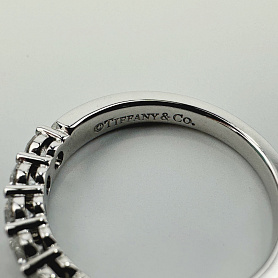 купить Кольцо бренда Tiffany&Co. Embrace в Москве