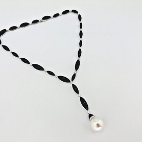 купить Колье бренда Schoeffel White South Sea pearl в Москве