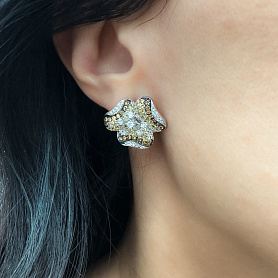 купить Золотые серьги с жёлтыми сапфирами и бриллиантами 0,50 к-т в Москве