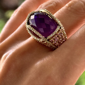 купить Золотое кольцо с бриллиантами и аметистом 18,70 карат в Москве