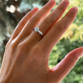 купить Золотое кольцо с природным бриллиантом 0.77 карат в Москве