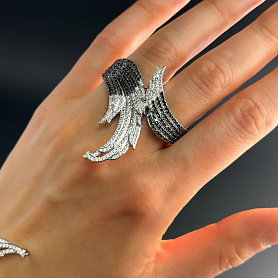 купить Золотое кольцо с природными бриллиантами "Крылья"  в Москве