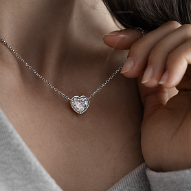 купить Золотая подвеска с бриллиантом "Сердце" 2.53 карат в Москве