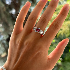 купить Золотое кольцо с природным рубином 0,95 карат в Москве