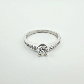 купить Золотое кольцо с природными бриллиантами 0,52 карат в Москве