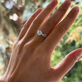 купить Золотое кольцо с природным бриллиантом 1,04 карат в Москве