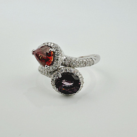 купить Золотое кольцо с шпинелью и сапфиром в Москве