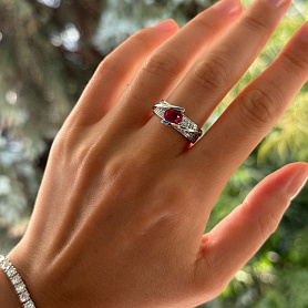 купить Золотое кольцо с природным рубином 0,95 карат в Москве