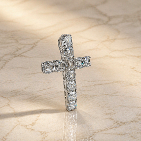 купить Золотой крест с бриллиантами GIA 9,29 карат в Москве
