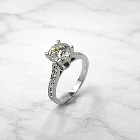 купить Золотое кольцо с бриллиантом 1,16 карат в Москве