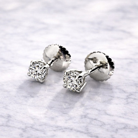 купить Золотые серьги - пусеты с бриллиантами 0,62 карат в Москве