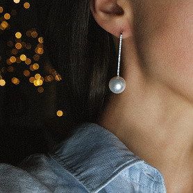 купить Золотые серьги с жемчугом и бриллиантами 0,24 карат в Москве