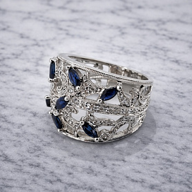 купить Золотое кольцо с сапфирами и бриллиантами 0,25 карат в Москве