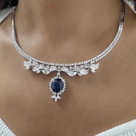 купить Золотое колье с природными бриллиантами и сапфиром 5,25 карат в Москве