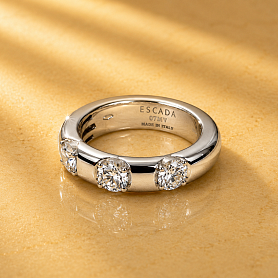 купить Кольцо бренда ESCADA Sparkling Love Three Hearts в Москве