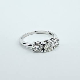 купить Золотое кольцо с природными бриллиантами 1,08 карат в Москве