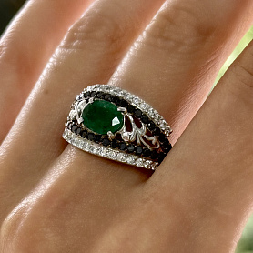 купить Золотое кольцо с изумрудом и бриллиантами 0,56 карат в Москве