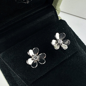 купить Серьги бренда Van Cleef & Arpels Frivole mini в Москве