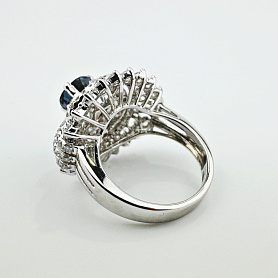 купить Золотое кольцо с природной шпинелью и бриллиантами в Москве