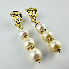 купить Золотые серьги с культивированным жемчугом и бриллиантами в Москве