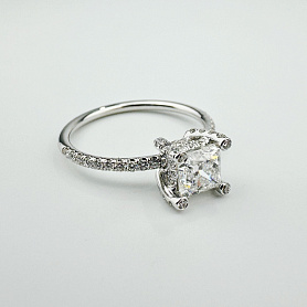 купить Золотое кольцо с природным бриллиантом 1,02 карат в Москве