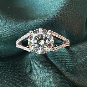 купить Золотое кольцо с природным бриллиантом 1,77 карат в Москве