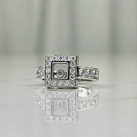 купить Кольцо бренда Chopard Happy Diamonds 822939-20 в Москве
