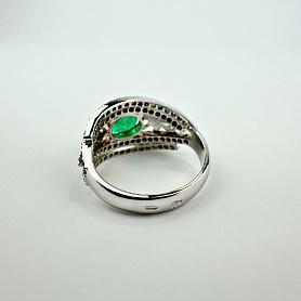 купить Золотое кольцо с изумрудом и бриллиантами 0,56 карат в Москве