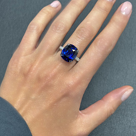 купить Золотое кольцо с природными бриллиантами и сапфиром 12 карат в Москве