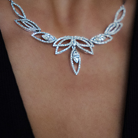 купить Золотое колье с природными бриллиантами 3,52 к-т в Москве