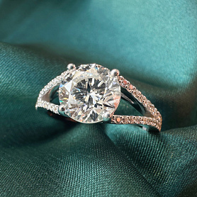 купить Золотое кольцо с природным бриллиантом 1,77 карат в Москве