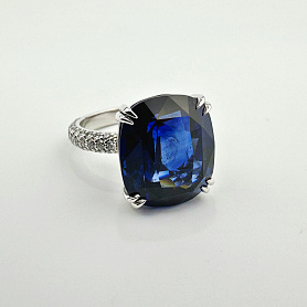 купить Золотое кольцо с природными бриллиантами и сапфиром 12 карат в Москве