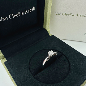 купить Кольцо бренда Van Cleef & Arpels Bonheur Solitaire в Москве