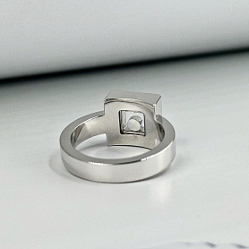 купить Кольцо бренда Chopard Happy Diamonds Squares 82/2938-20 в Москве