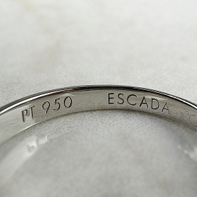 купить Кольцо бренда Escada с природным сапфиром и бриллантами в Москве
