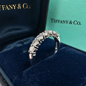 купить Кольцо бренда Tiffany&Co. Embrace в Москве