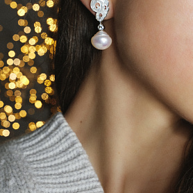 купить Золотые серьги с жемчугом и перламутром в Москве