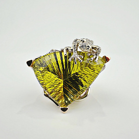 купить Золотое кольцо с цитрином и бриллиантами в Москве