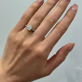 купить Золотое кольцо с бриллиантом 1,16 карат в Москве