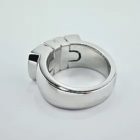 купить Золотое кольцо с бриллиантами 0,71 карат в Москве